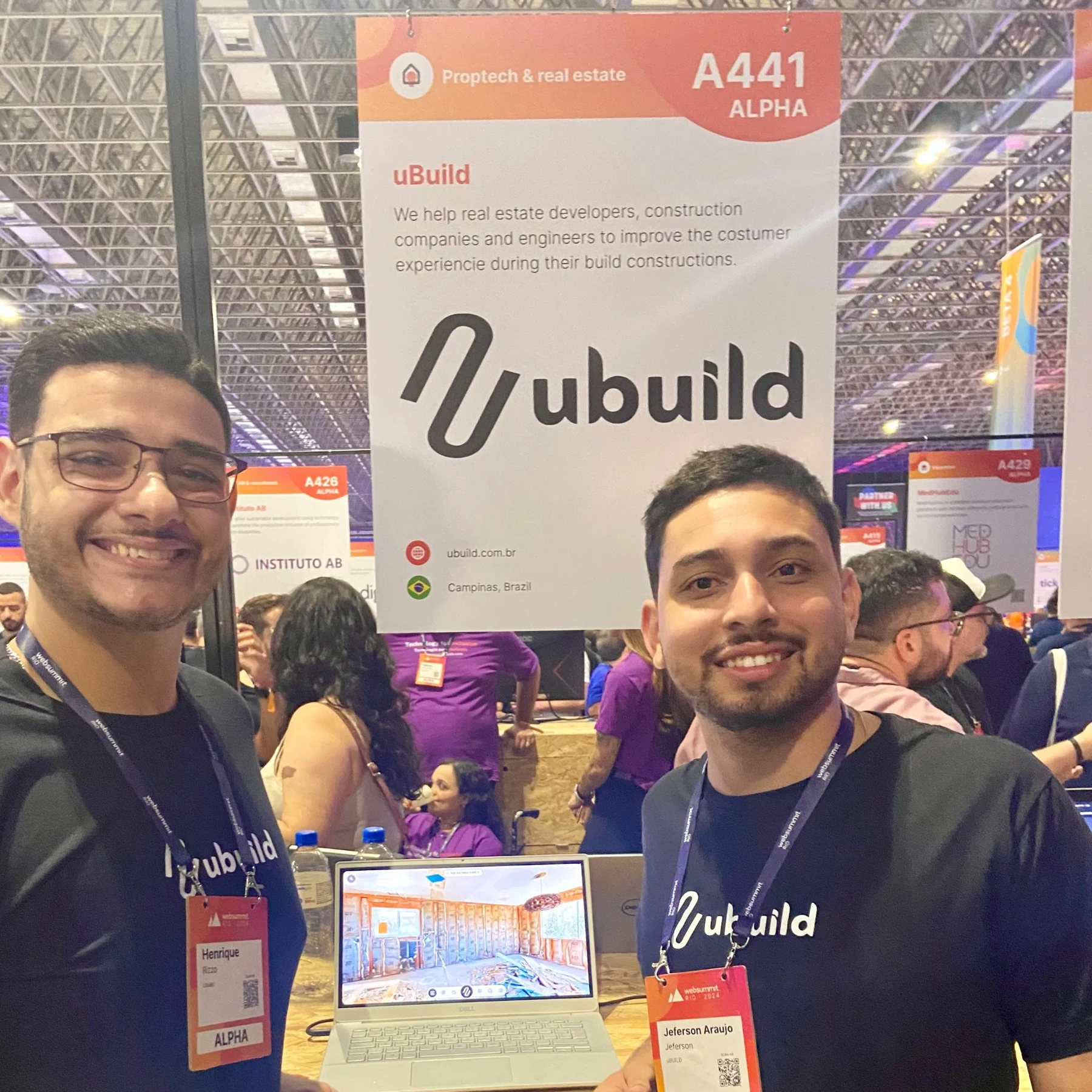 Registro da Ubuild no Web Summit Rio